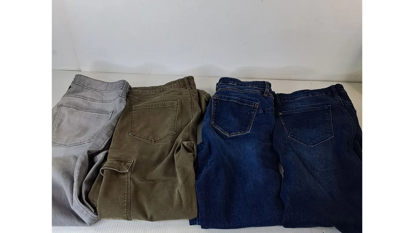 Size 28 Womens Jeans (4)