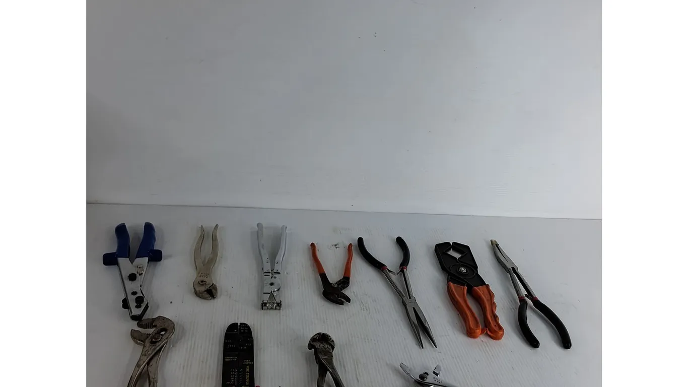 Variety Of Pliers ( as is)