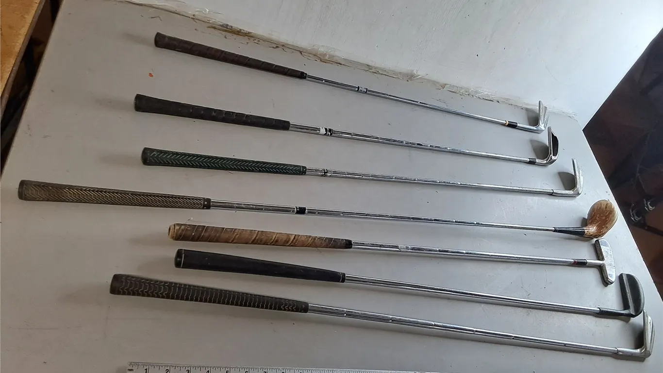 (7) Golf Clubs Up to 43"- Can't Ship
