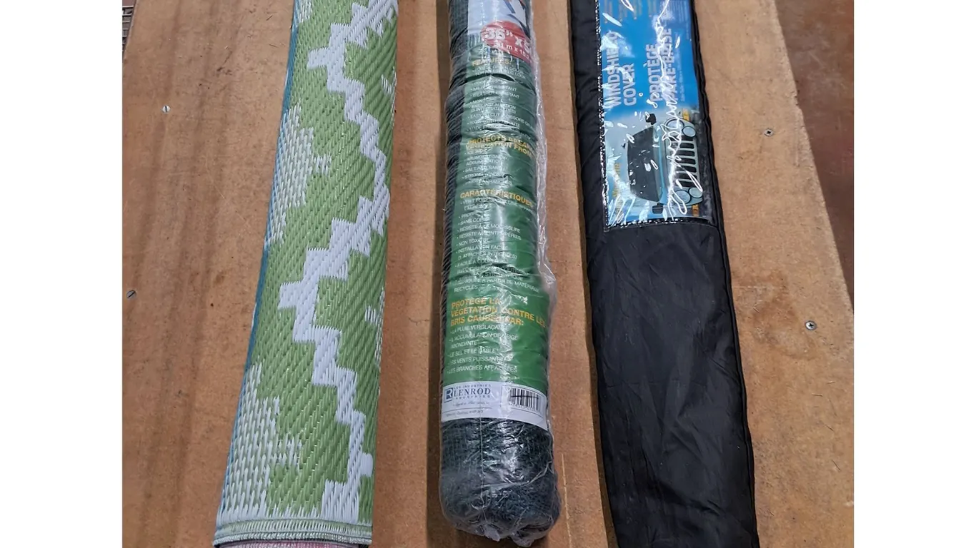 Sealed Role of Synjute & Windshield Cover, 5x3' Outdoor Area Rug - Cannot Ship