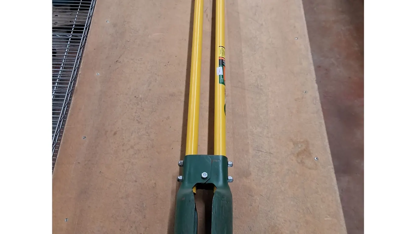 ** Scott's Lifetime Post Hole Digger - Cannot Ship