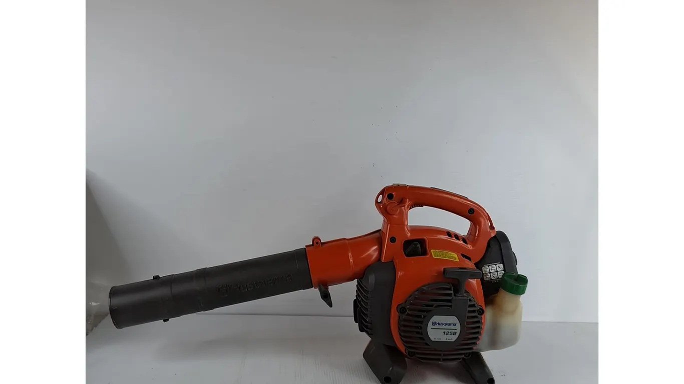 Husqvarna 125B 28cc 2-Cycle Handheld Gas Leaf Blower 27" ( untested, as is, cannot ship)