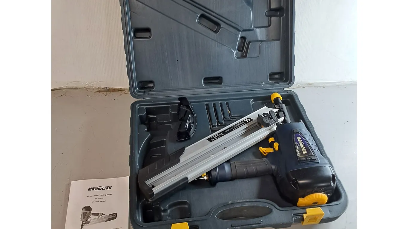 Mastercraft Air Powered Framing Nailer & Case- Can't Ship