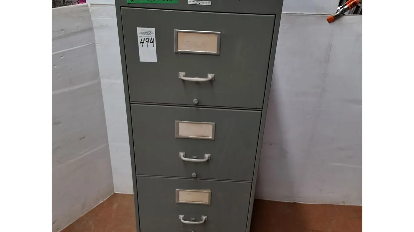 **4 Drawer Green Metal Filing Cabinet No Shipping