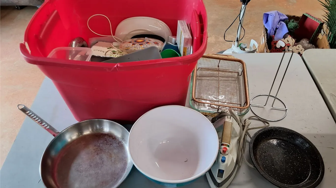 *Plastic Tote, Skillet, Mixing Bowl, Paper Towel Holder, Clothes Iron, Baking Tray, Misc