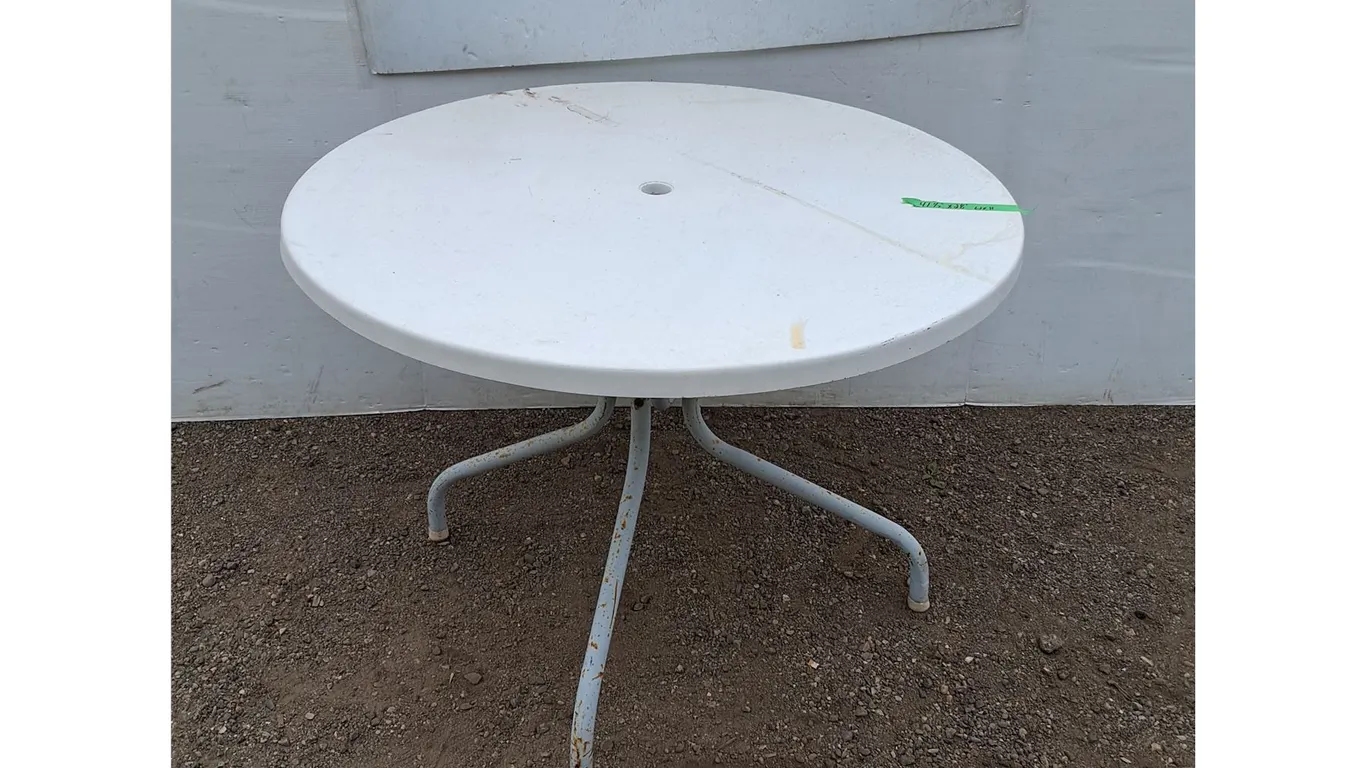 **Fiberglass Umbrella Patio Table- Can't Ship
