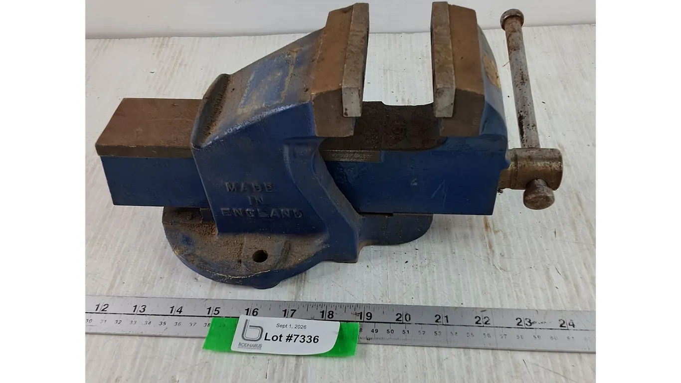 Blue Vise with 3 1/2" Jaws, Pickup Only