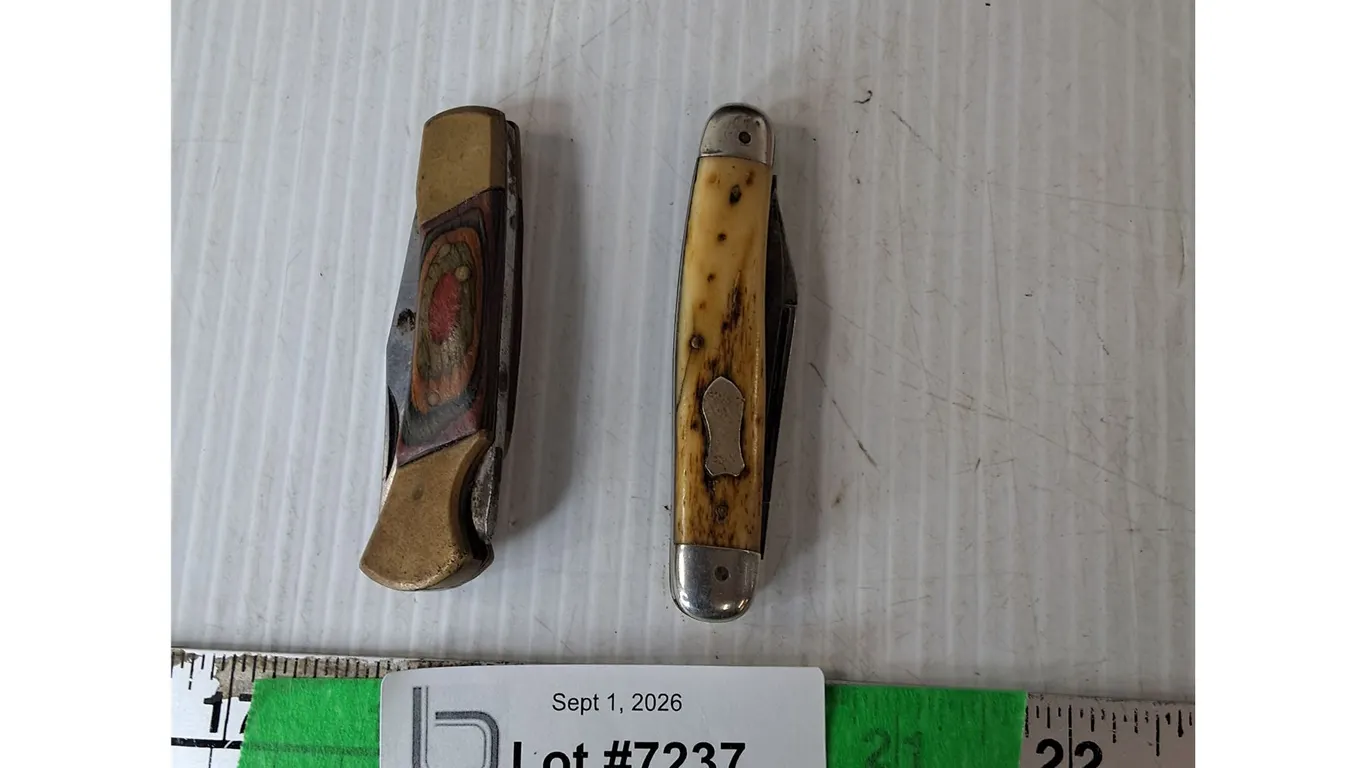 (2) Vintage Pocket Knives Up to 5.5"
