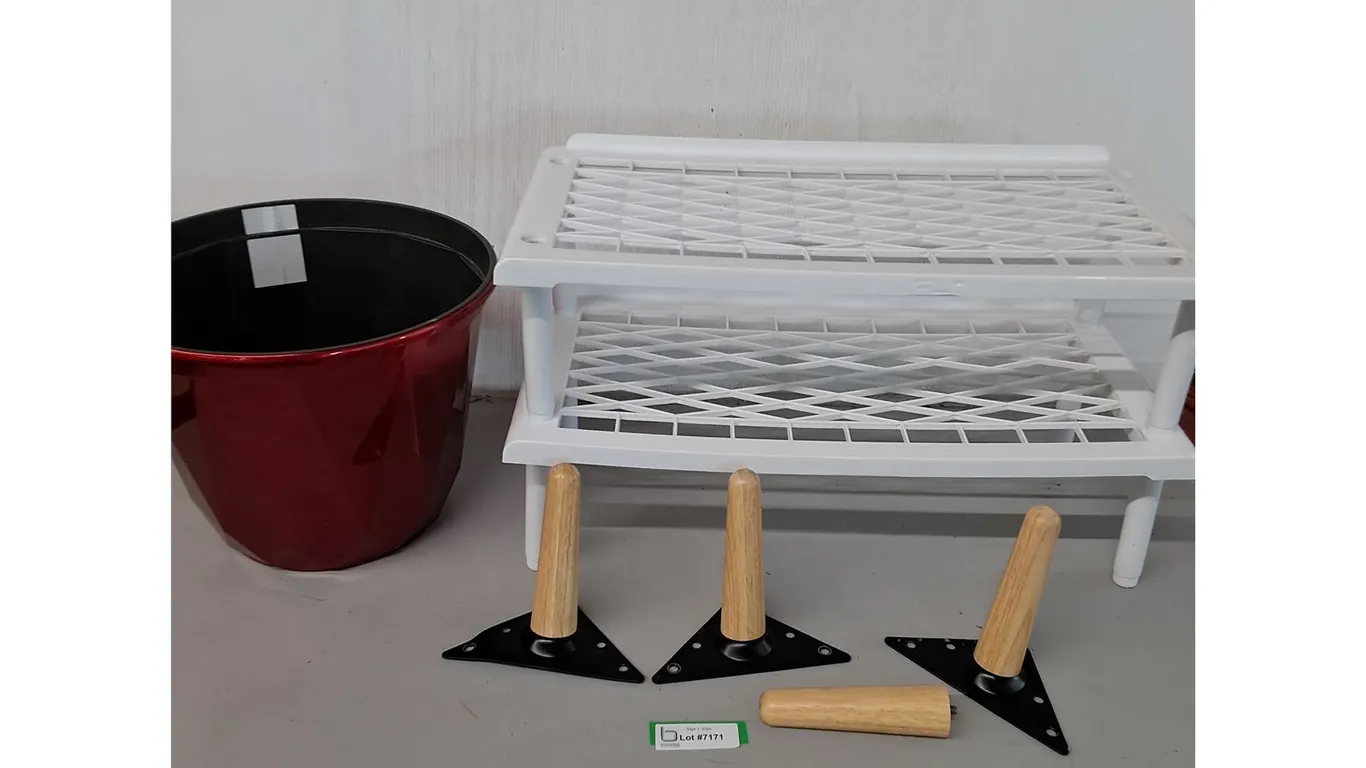 Plastic Shelving, Set of 4 Table Legs (1 Missing Bracket), Flower Pot