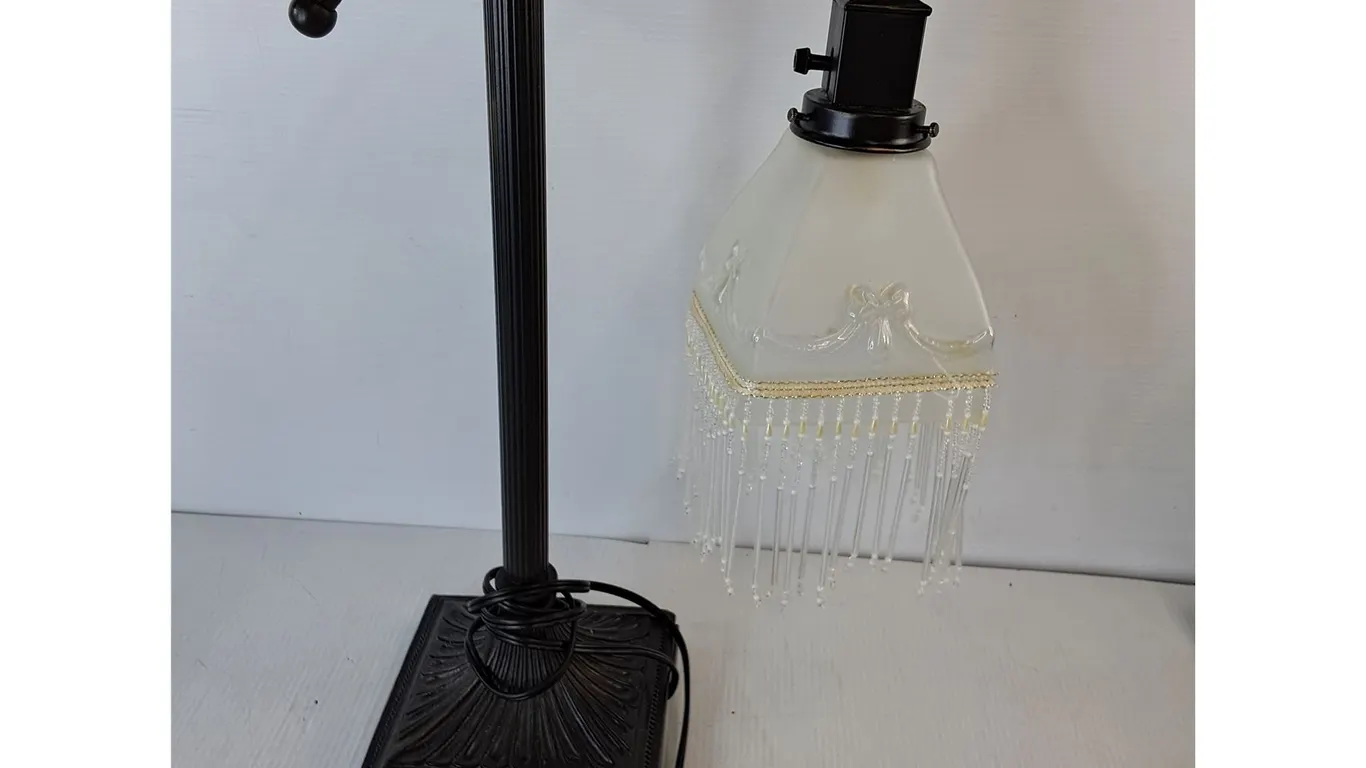 Table Lamp - 21.5 " Tall - Tested, Light Bulb not Included