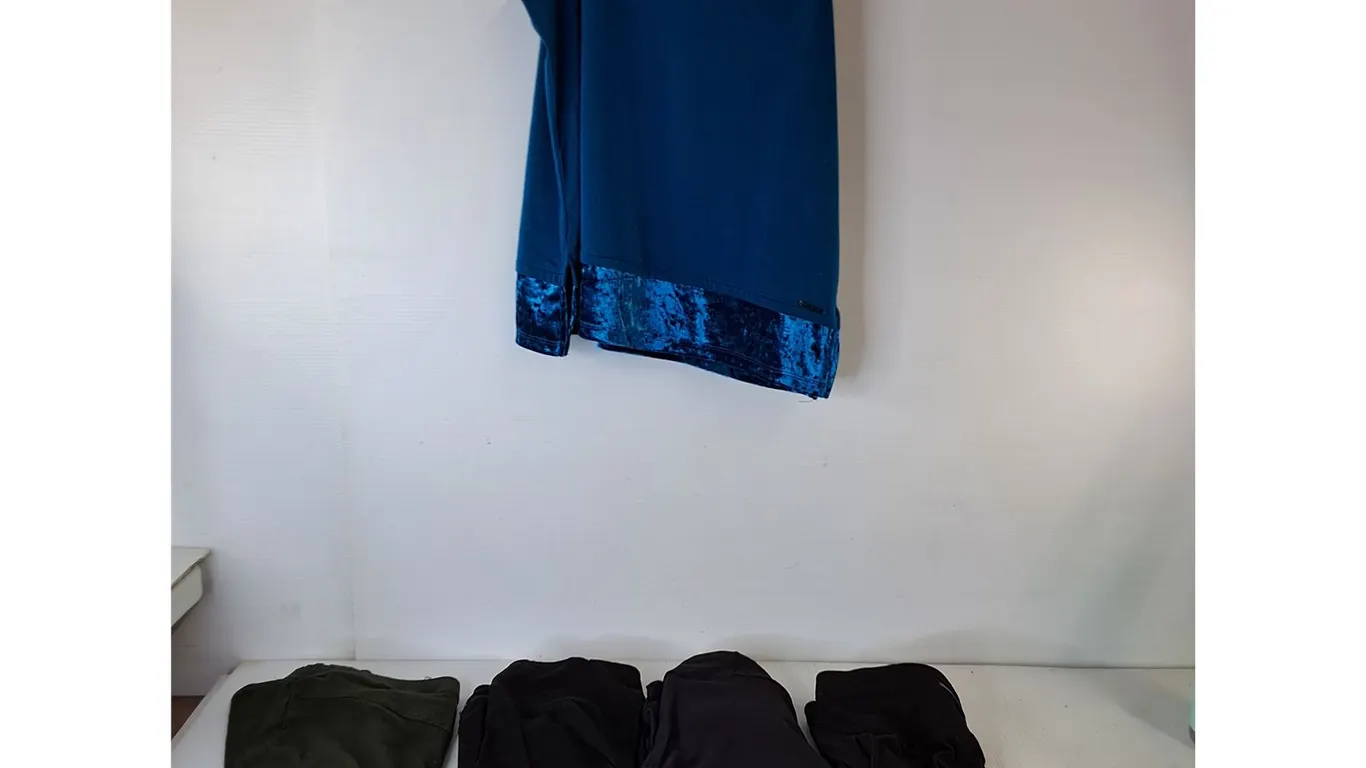 Womens Leggings Size M (4), Womens Tank Top Size M