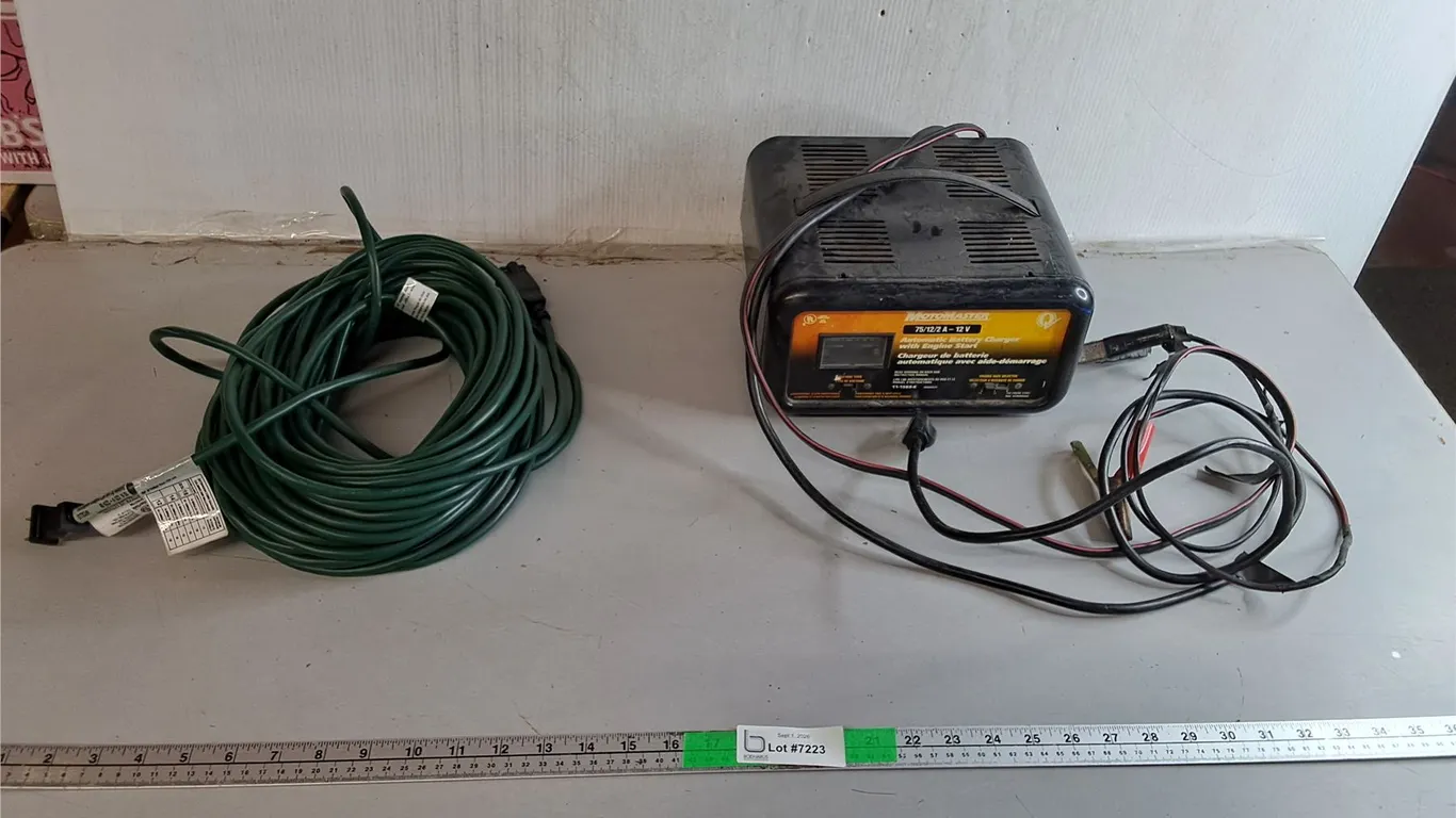 Outdoor Extension Cord & Motomaster Battery Charger- Powers On, Can't Ship