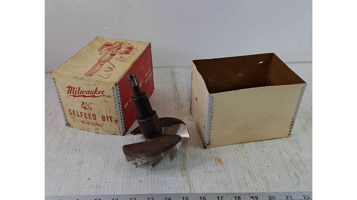 Milwaukee 4 5/8" Selfeed Bit