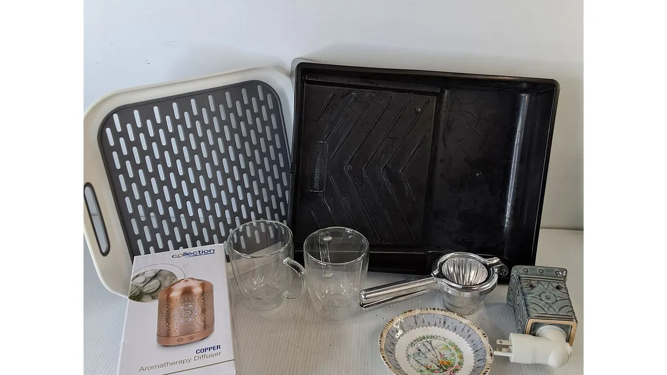 Diffuser (NIB), Scentsy Warmer, Dish/Glasses, Trays