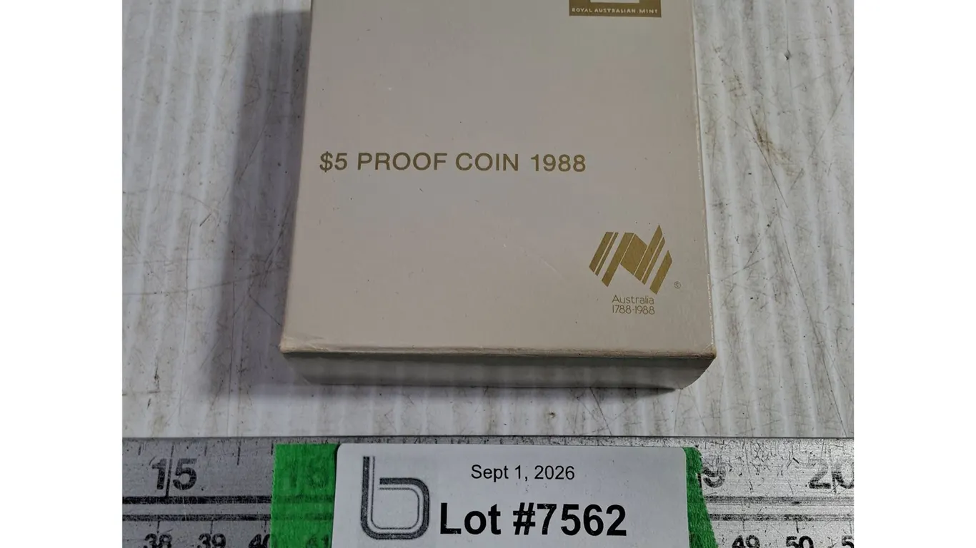 (1) 1988 Royal Australian Mint $5 Proof Coin