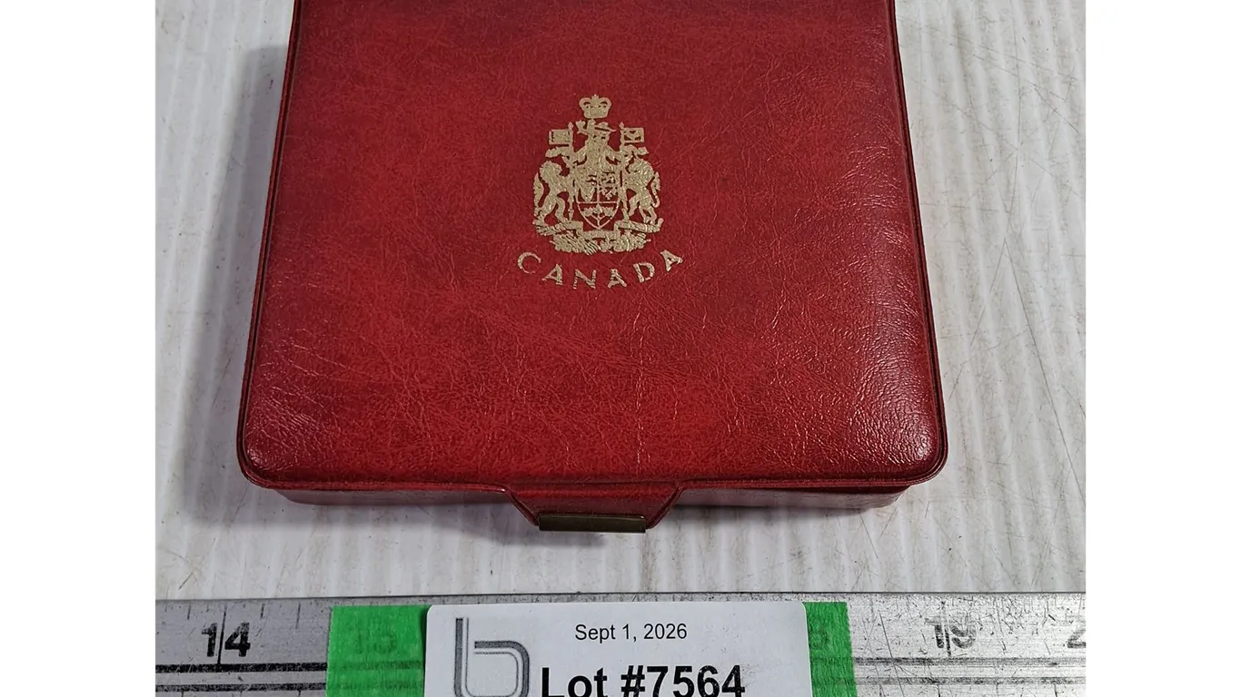 Royal Canadian Mint 1973 Uncirculated Coin Set Featuring100th Anniversary of Prince Edward Island Jo