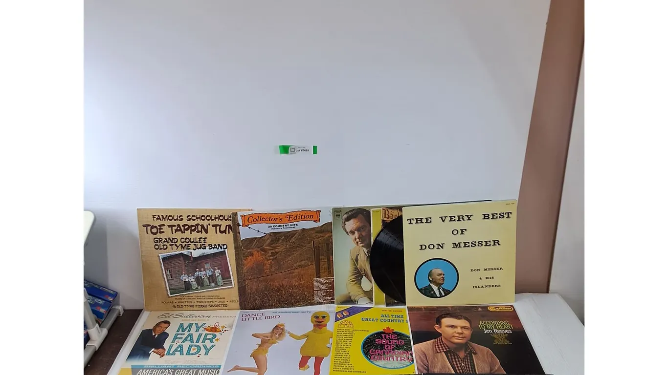 (15) Vinyl Records, Emeralds, Ray Price, Jim Reeves, Tammy Wynette, Ed Sullivan, Sean Williamson