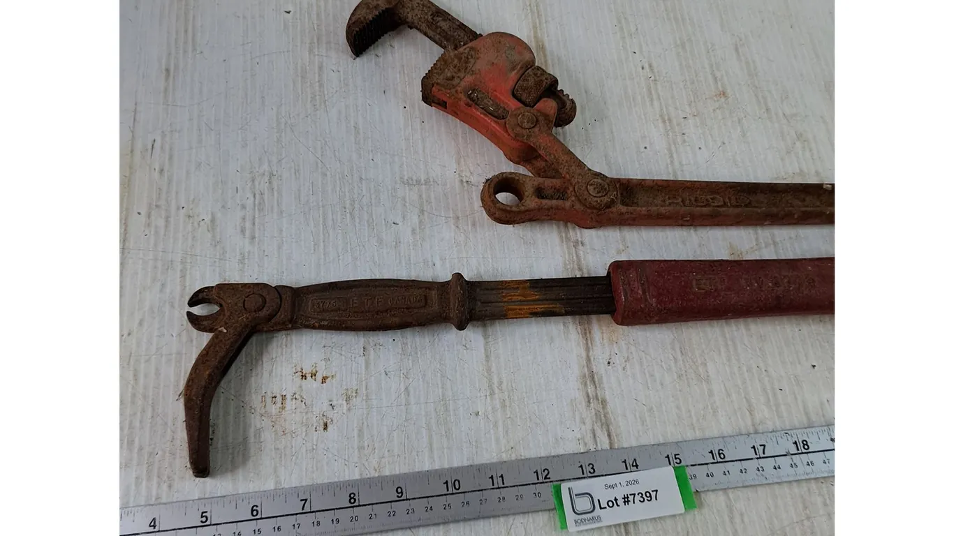 Slide Hammer Nail Puller, Heavy-Duty Compund Leverage Pipe Wrench