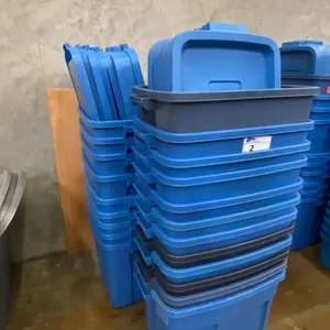GROUP OF APPROX. 30 ASSORTED RUBBERMAID STORAGE BINS WITH LIDS