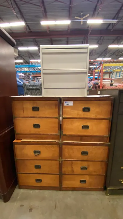 6 DRAWER DRESSER WITH (2) MATCHING 2 DRAWER NIGHT TABLES AND (1) WHITE 2 DRAWER NIGHT TABLE