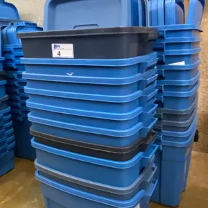 GROUP OF APPROX. 30 ASSORTED RUBBERMAID STORAGE BINS WITH LIDS