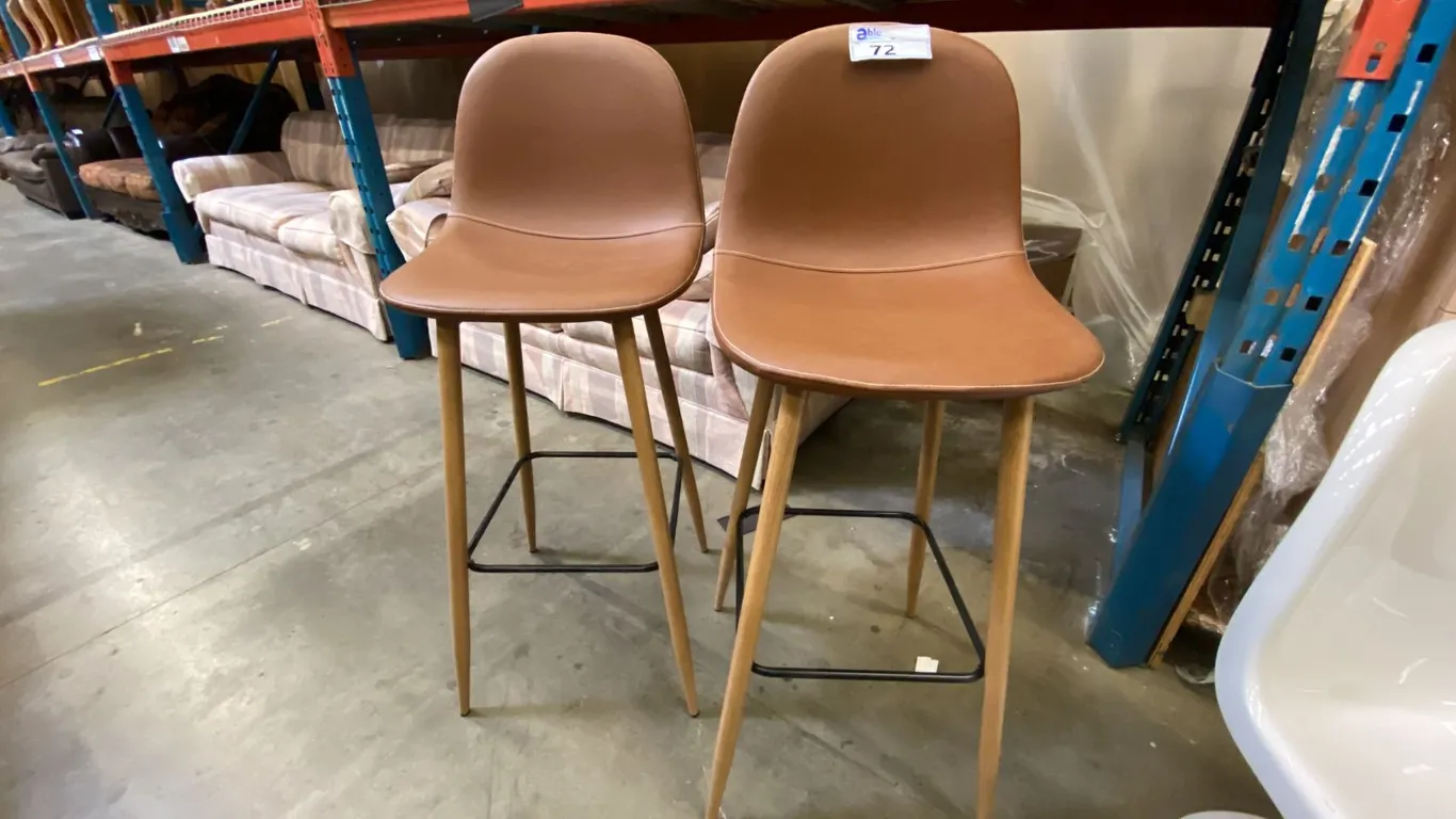PAIR OF CONTEMPORARY BROWN LEATHER UPHOLSTERED WOOD WITH METAL BAR STOOLS