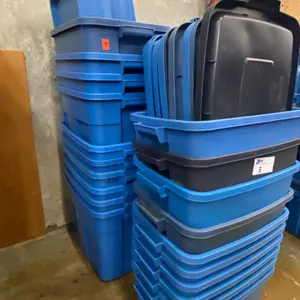GROUP OF APPROX. 30 ASSORTED RUBBERMAID STORAGE BINS WITH LIDS
