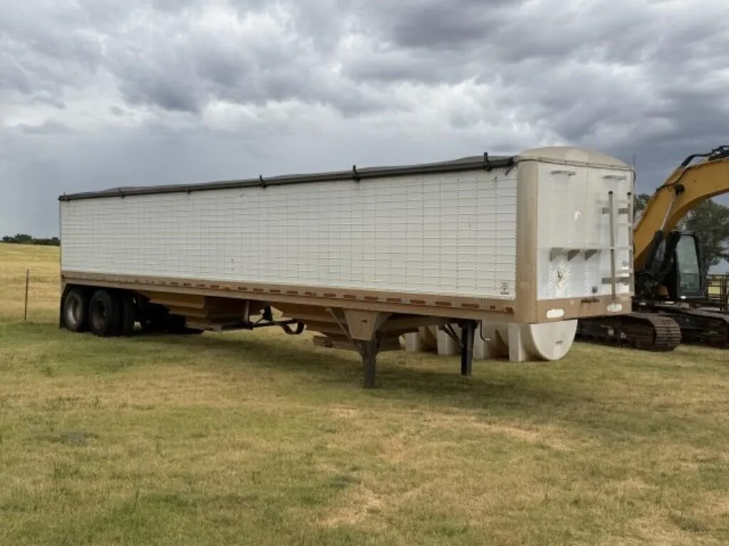 1994 Wilson Pacesetter Hopper Bottom Grain Trailer