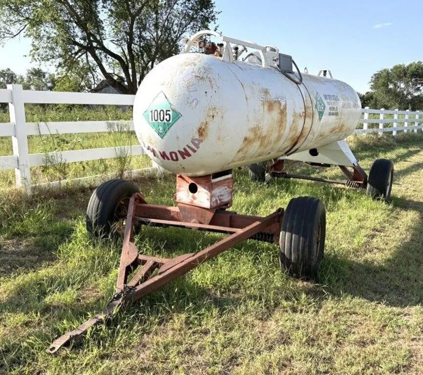 Anhydrous Ammonia Nurse Tank
(East)