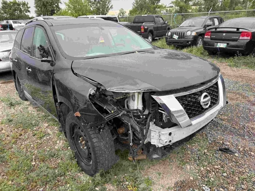 2015 Nissan Pathfinder SN: 5N1AR2MM2FC648395