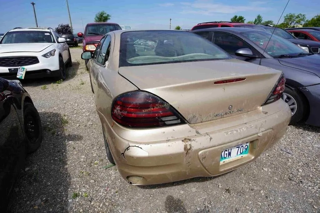 2005 Pontiac Grand Am SN: 1G2NE52E45M228097