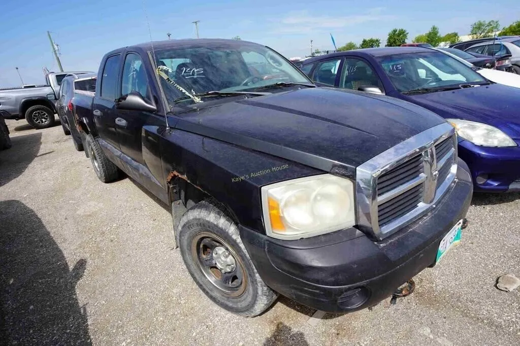 2008 Dodge Dakota SN: 1D7HW48N28S521168