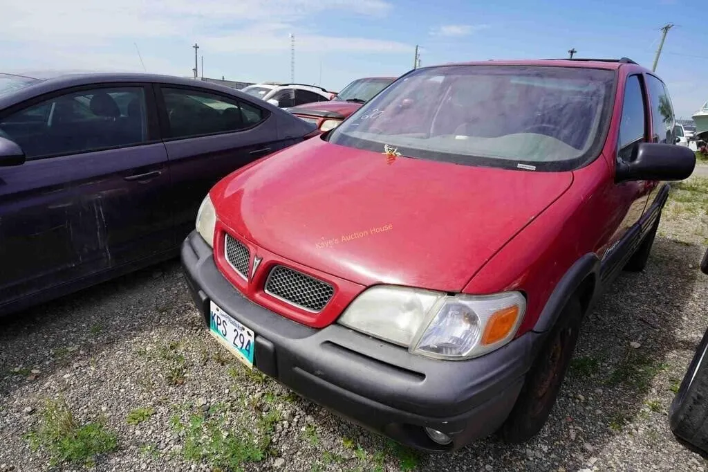 2000 Pontiac Montana SN: 1GMDU03E9YD218287