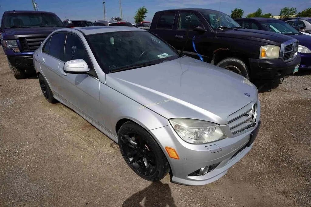 2009 Mercedes-Benz C300 SN: WDDGF81X69F353866