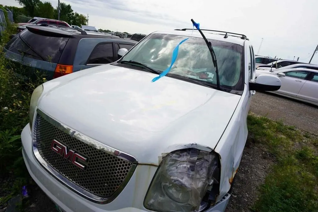 2007 GMC Yukon SN: 1GKFK13047J126408