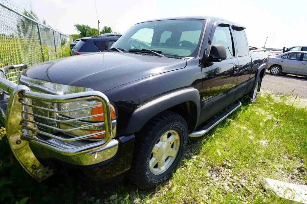 2005 GMC Sierra SN: 2GTEK19B051219949