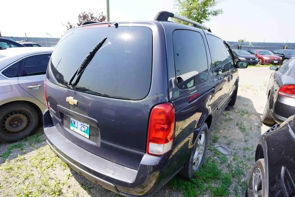2008 Chevrolet Uplander SN: 1GNDV33W38D136767