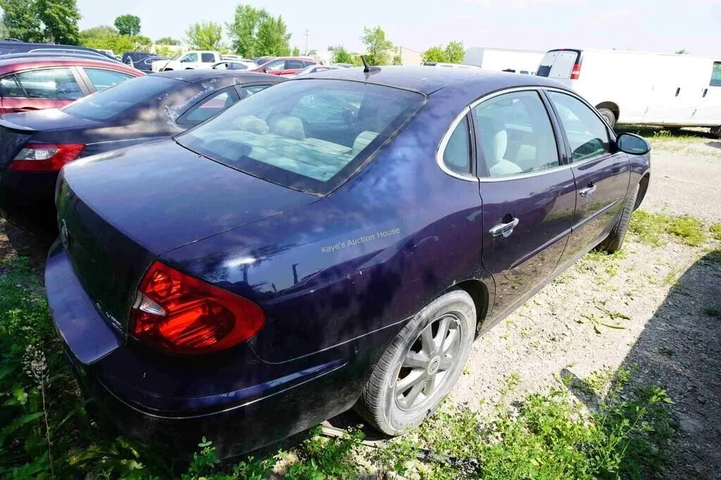 2007 Buick Allure SN: 2G4WF582371245753