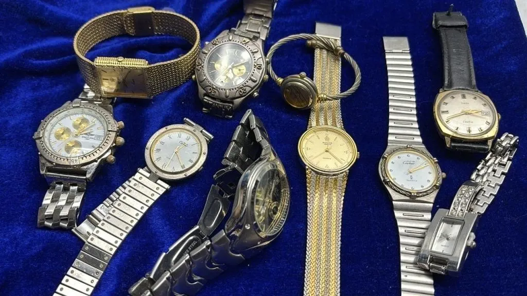 Estate lot of watches wristwatch