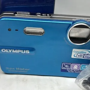 Olympus Stylus 550WP Digital Camera with box etc