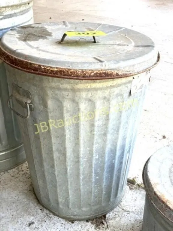MED GALVANIZED METAL TRASH CAN