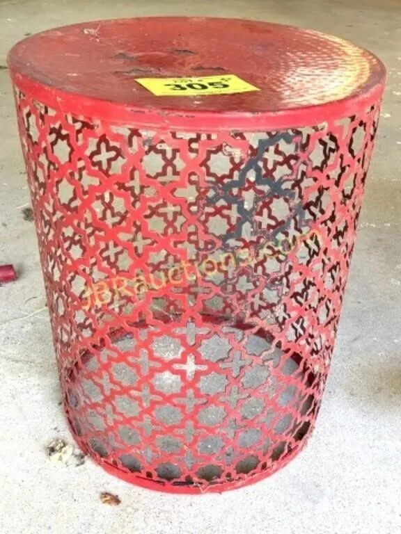 METAL PAITO END TABLE