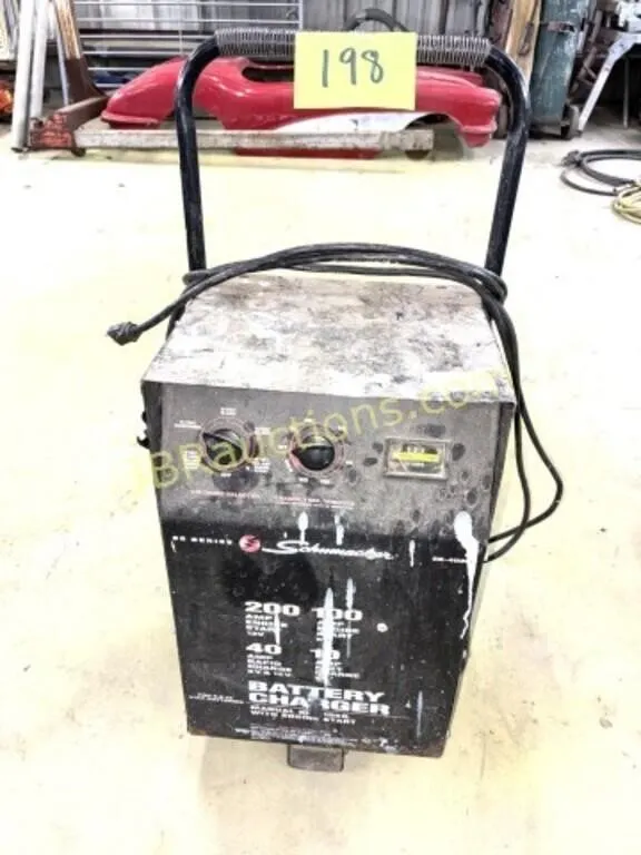 BATTERY CHARGER