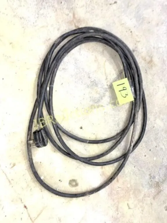 220 EXTENSION CORD