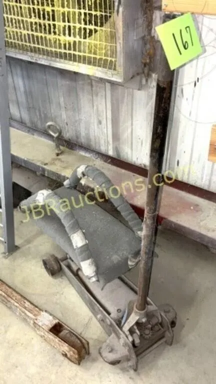 FLOOR JACK MODIFIED TO LIFT CAR