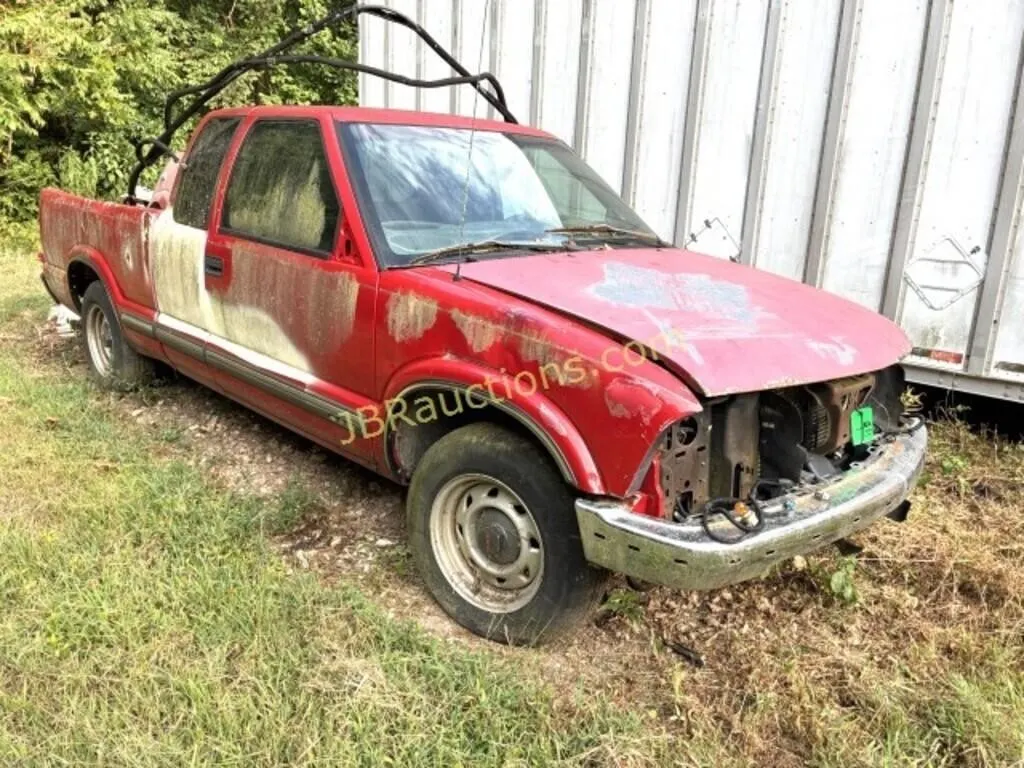 SALVAGE CHEVY S10 TRUCK W BED CONTENTS