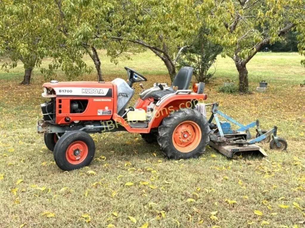 KUBOTA B1700E TRACTOR SN 10378 - 760 HRS