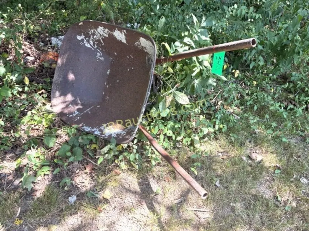 IRON WHEEL BARREL