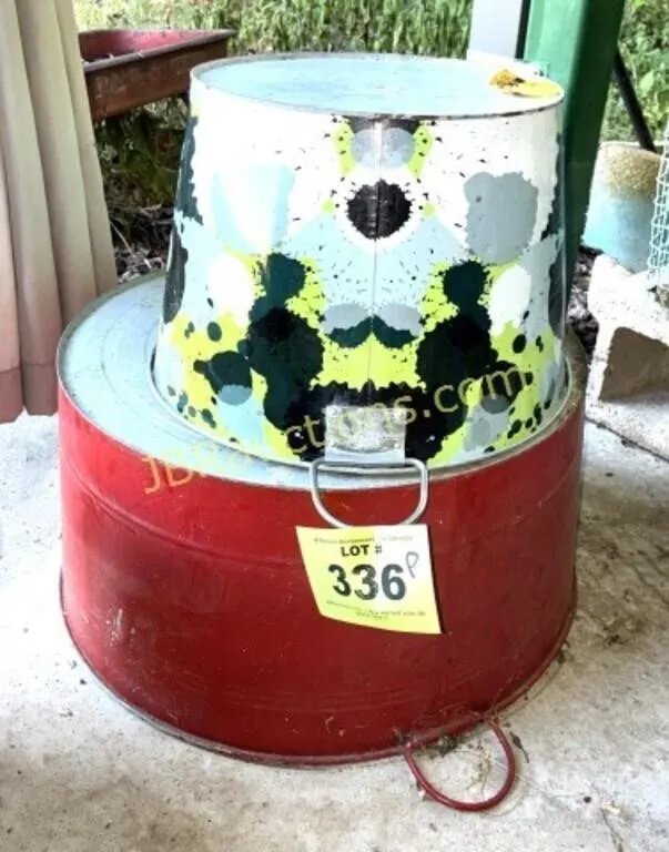 2 METAL TUBS
