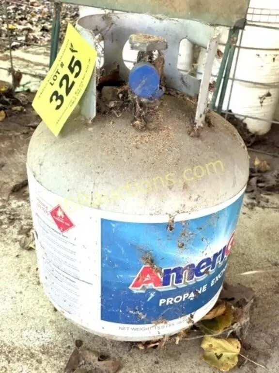 FULL PROPANE TANK